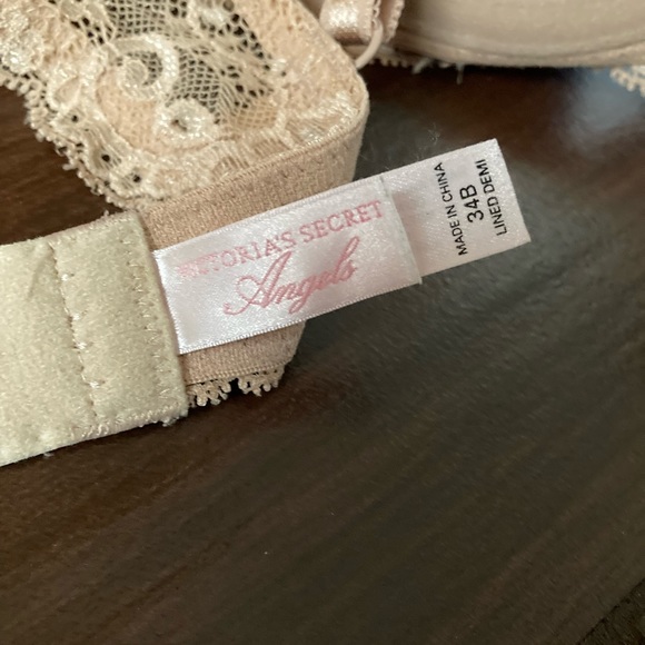 Victoria’s Secret VS Dream Angels Lace Demi Bra in Beige and Pink 34B EUC - Picture 3 of 4